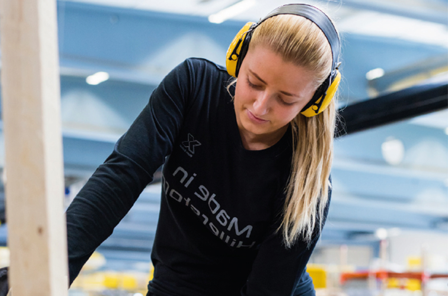 Kvindelig arbejder hos Axelent